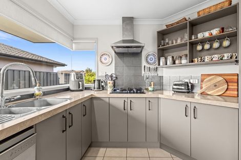 Photo of property in 19 Pania Place, Poraiti, Napier, 4112