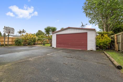Photo of property in 10 Kaumatua Place, Te Atatu Peninsula, Auckland, 0610