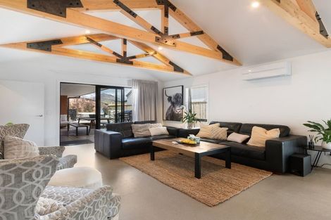 Photo of property in 15 Leicester Street, Jacks Point, 9371