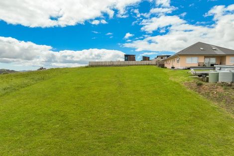 Photo of property in 8 Freyja Crescent, Coopers Beach, 0420