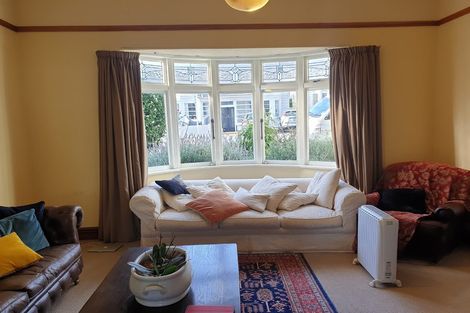 Photo of property in 90 Roxburgh Street, Mount Victoria, Wellington, 6011