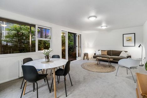 Photo of property in 41 Old Lake Road, Narrow Neck, Auckland, 0624