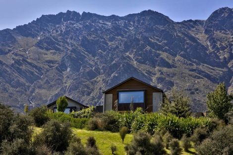 Photo of property in 10 Mckellar Drive, Jacks Point, Queenstown, 9371