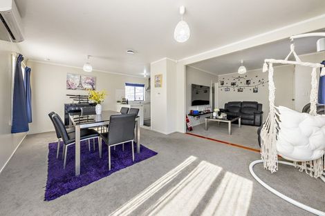 Photo of property in 12 Rosemead Place, Randwick Park, Auckland, 2105