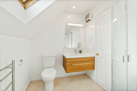 Photo of property in 43 Memorial Avenue, Ilam, Christchurch, 8053