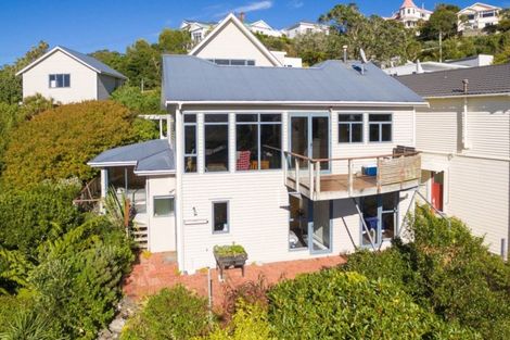 Photo of property in 46 Apuka Street, Brooklyn, Wellington, 6021