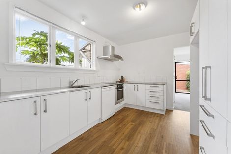 Photo of property in 99 Avonhead Road, Avonhead, Christchurch, 8042