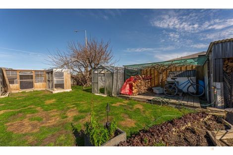 Photo of property in 1 Regent Street, Waimate, 7924