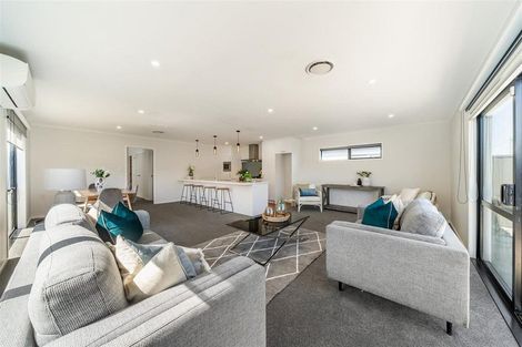 Photo of property in 34 Te Kaeaea Crescent, Wallaceville, Upper Hutt, 5018