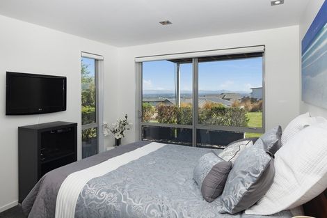 Photo of property in 16 Kenmure Drive, Huntsbury, Christchurch, 8022