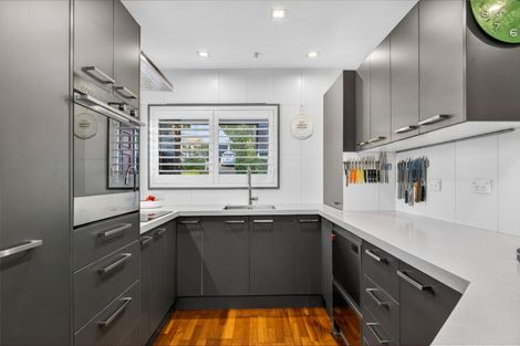 Photo of property in 86 Crestview Place, Browns Bay, Auckland, 0630
