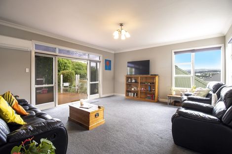 Photo of property in 6 Aranui Street, Maupuia, Wellington, 6022