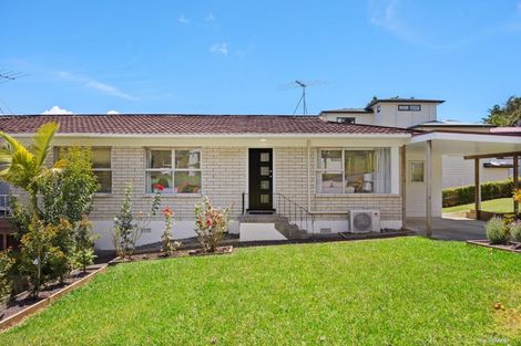 Photo of property in 2/13 Kathleen Street, Totara Vale, Auckland, 0627