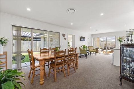 Photo of property in 51 Norfolk Drive, Cambridge, 3434