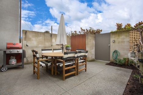 Photo of property in 3/20 North Avon Road, Richmond, Christchurch, 8013