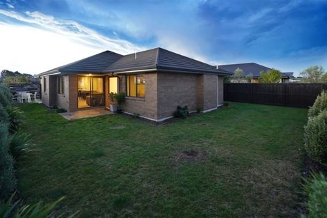 Photo of property in 52 Shillingford Boulevard, Rolleston, 7615