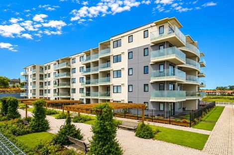 Photo of property in Apollo Apartments, 201/46 Rosedale Road, Rosedale, Auckland, 0632