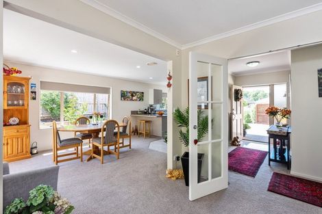 Photo of property in 8 Leanne Way, Waikanae Beach, Waikanae, 5036