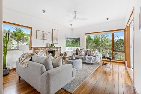 Photo of property in 27 Hebron Road, Waiake, Auckland, 0630