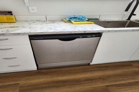 Photo of property in 4a Ngahina Street, Paraparaumu, 5032