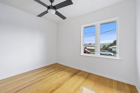 Photo of property in 44 Farquhar Road, Glendene, Auckland, 0602