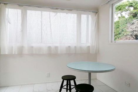 Photo of property in 2/64 Landscape Road, Mount Eden, Auckland, 1024