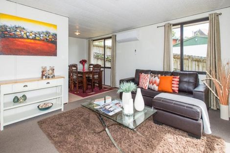 Photo of property in 1/233 Glengarry Road, Glen Eden, Auckland, 0602