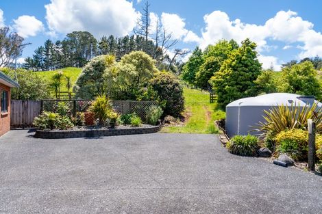 Photo of property in 103 Awa Road, Kumeu, 0891