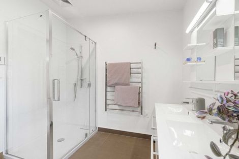 Photo of property in 1 Grey Street, Martinborough, 5711