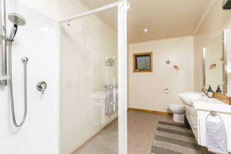 Photo of property in 6 Kaimiko Place, Okiwi Bay, 7193