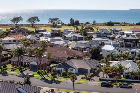 Photo of property in 37 Santa Monica Drive, Papamoa Beach, Papamoa, 3118