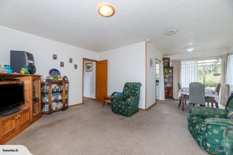Photo of property in 8 Hewlett Road, Massey, Auckland, 0614