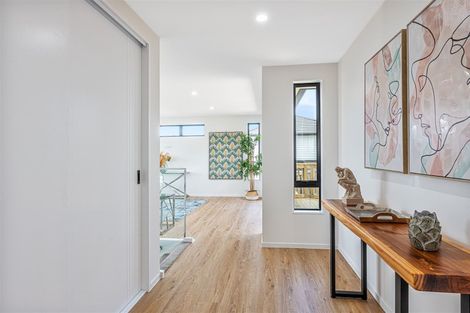 Photo of property in 5 Shibata Rise, Ranui, Auckland, 0612