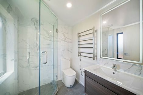 Photo of property in 9/2 Nikau Street, New Lynn, Auckland, 0600