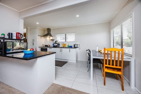 Photo of property in 67 Manuroa Road, Takanini, 2112