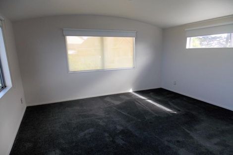 Photo of property in 24 Signallers Grove, Strathmore Park, Wellington, 6022