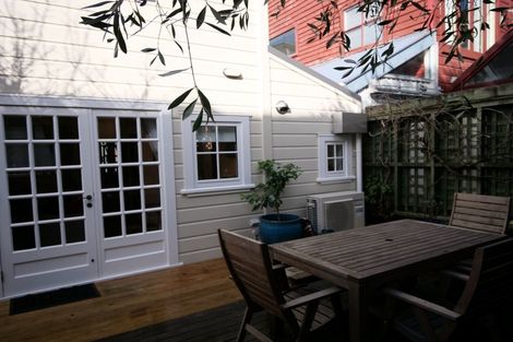 Photo of property in 6 Brougham Street, Mount Victoria, Wellington, 6011