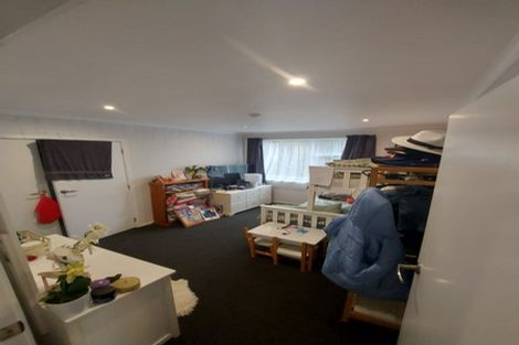 Photo of property in 5 Chew Place, Ranui, Porirua, 5024