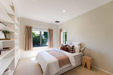 Photo of property in 2 Pearl Lane, Arrowtown, 9302