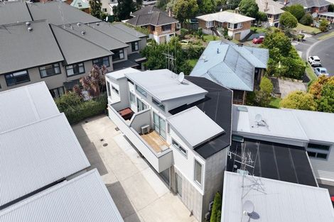 Photo of property in 18c Kelvin Place, Hamilton East, Hamilton, 3216