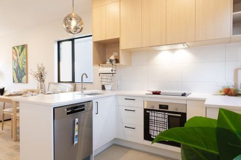 Photo of property in 17 Paetai Lane, Te Atatu Peninsula, 0610