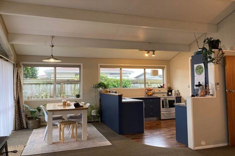 Photo of property in 8 Evelyn Place, Welbourn, New Plymouth, 4310