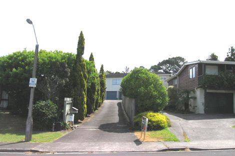 Photo of property in 2/4 Ronald Macken Place, Windsor Park, Auckland, 0632