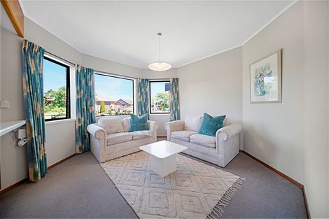Photo of property in 35 William Bryan Drive, Half Moon Bay, Auckland, 2012