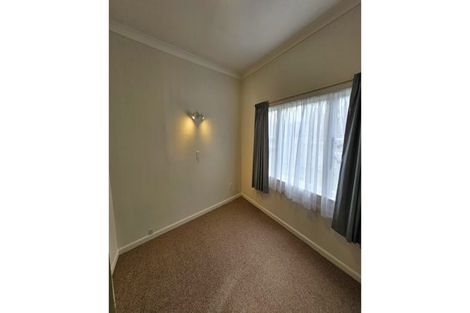 Photo of property in 30 Oxford Street, Fairfield, Hamilton, 3214