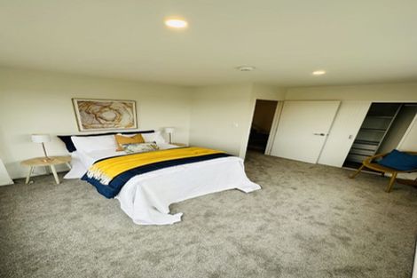 Photo of property in 4d Flaunty Place, West Harbour, Auckland, 0618