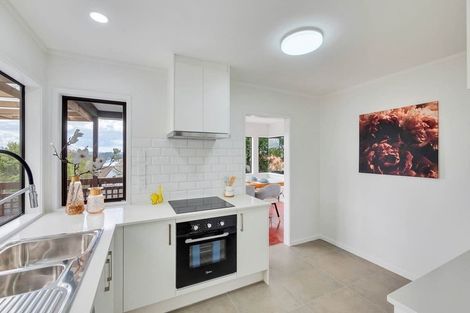 Photo of property in 2/22 Bronzewing Terrace, Unsworth Heights, Auckland, 0632
