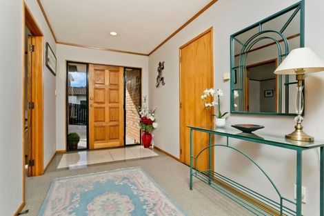 Photo of property in 2/112 Arran Road, Browns Bay, Auckland, 0630