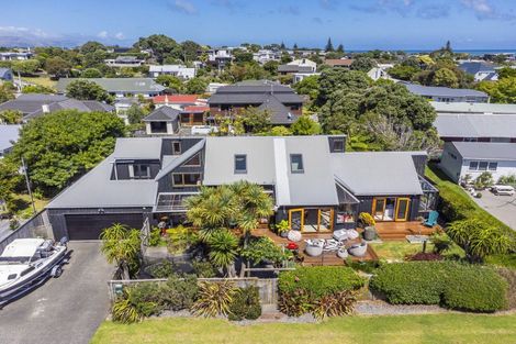 Photo of property in 15 Whyte Street, Paraparaumu Beach, Paraparaumu, 5032