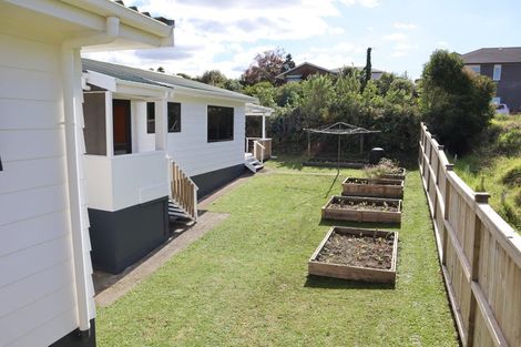 Photo of property in 2/68 View Road, Henderson, Auckland, 0612